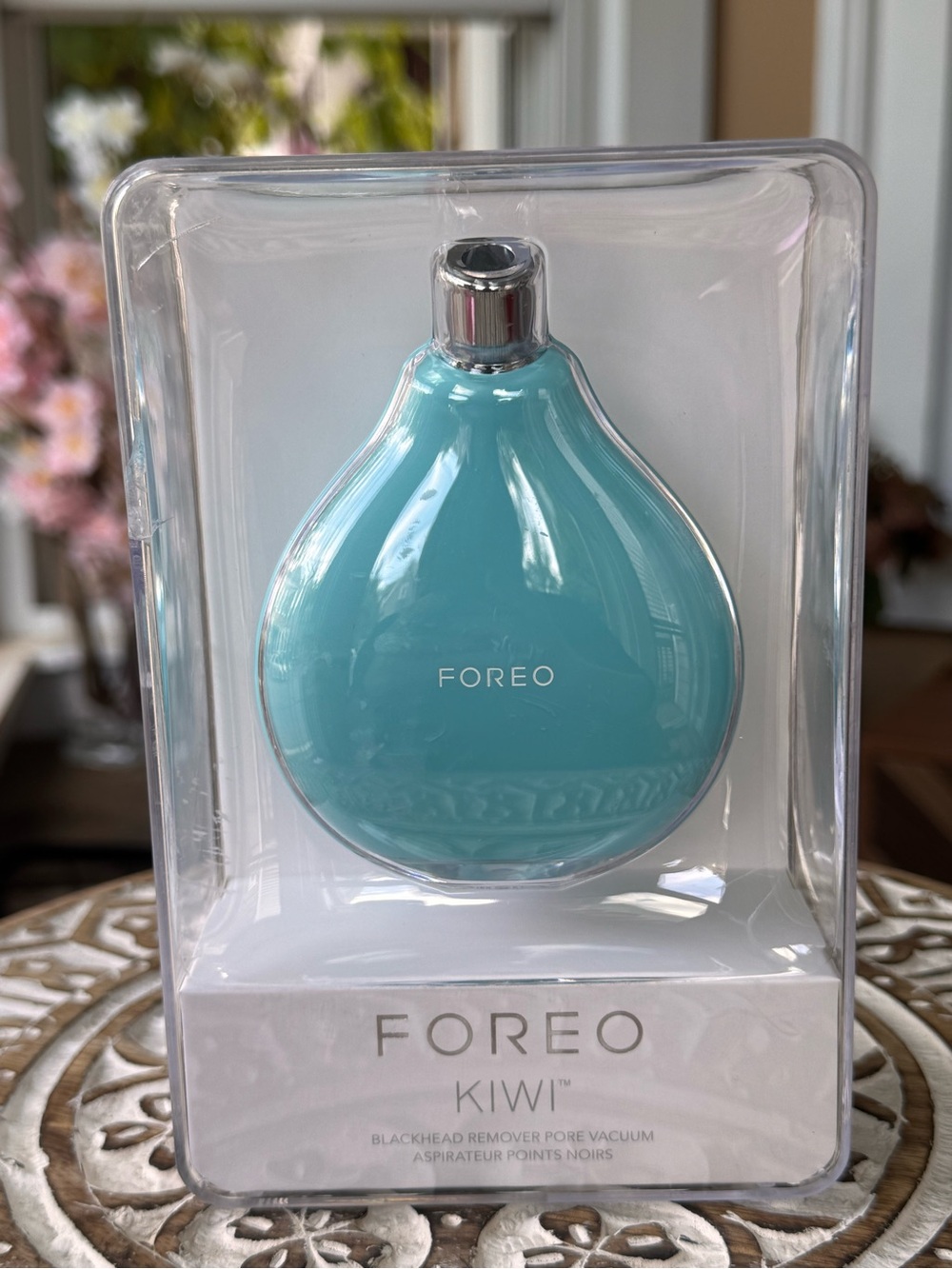 FOREO KIWI Blackhead Remover Pore Vacuum Blue LED New Sealed MSRP $129